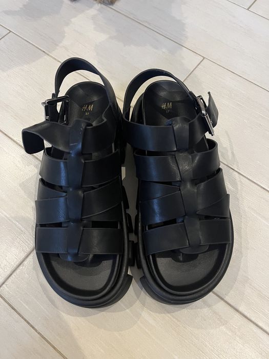 Босоніжки Сандалі