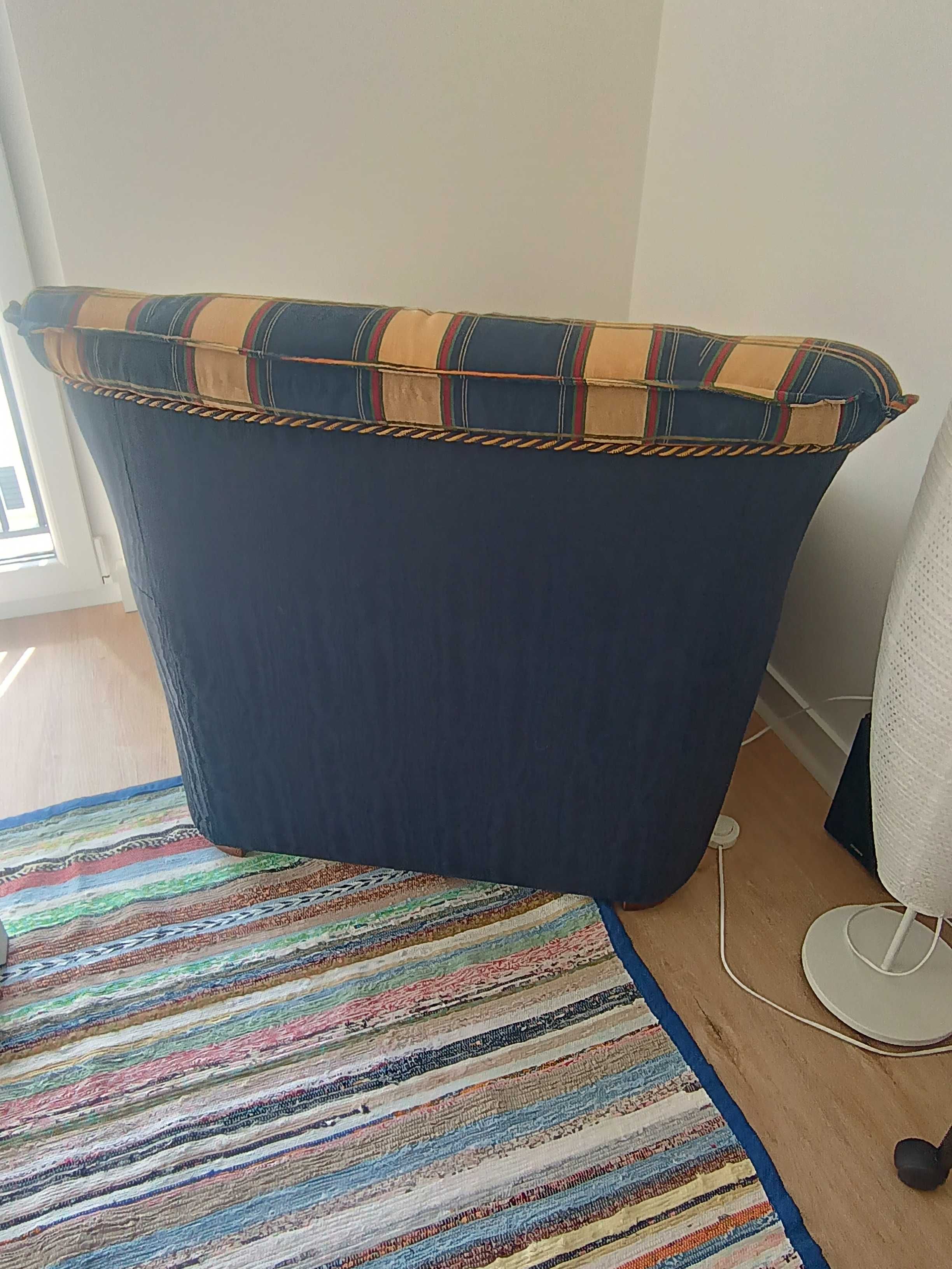 Sofá cama (3 lugares) + 2 sofás individuais