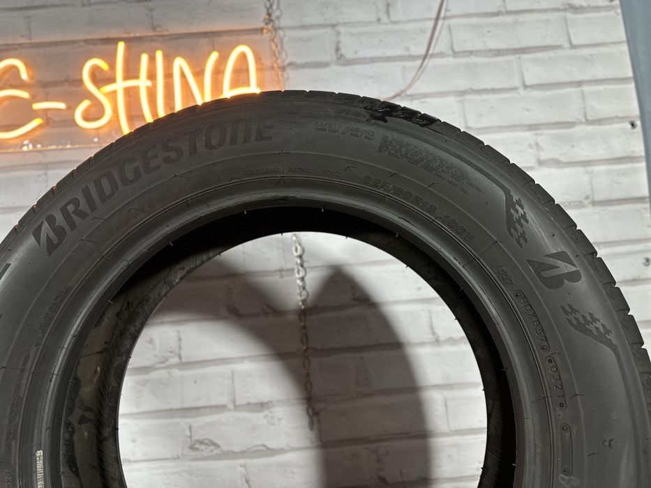 Комплект і пара 225 60 18 Bridgestone колеса разина шини