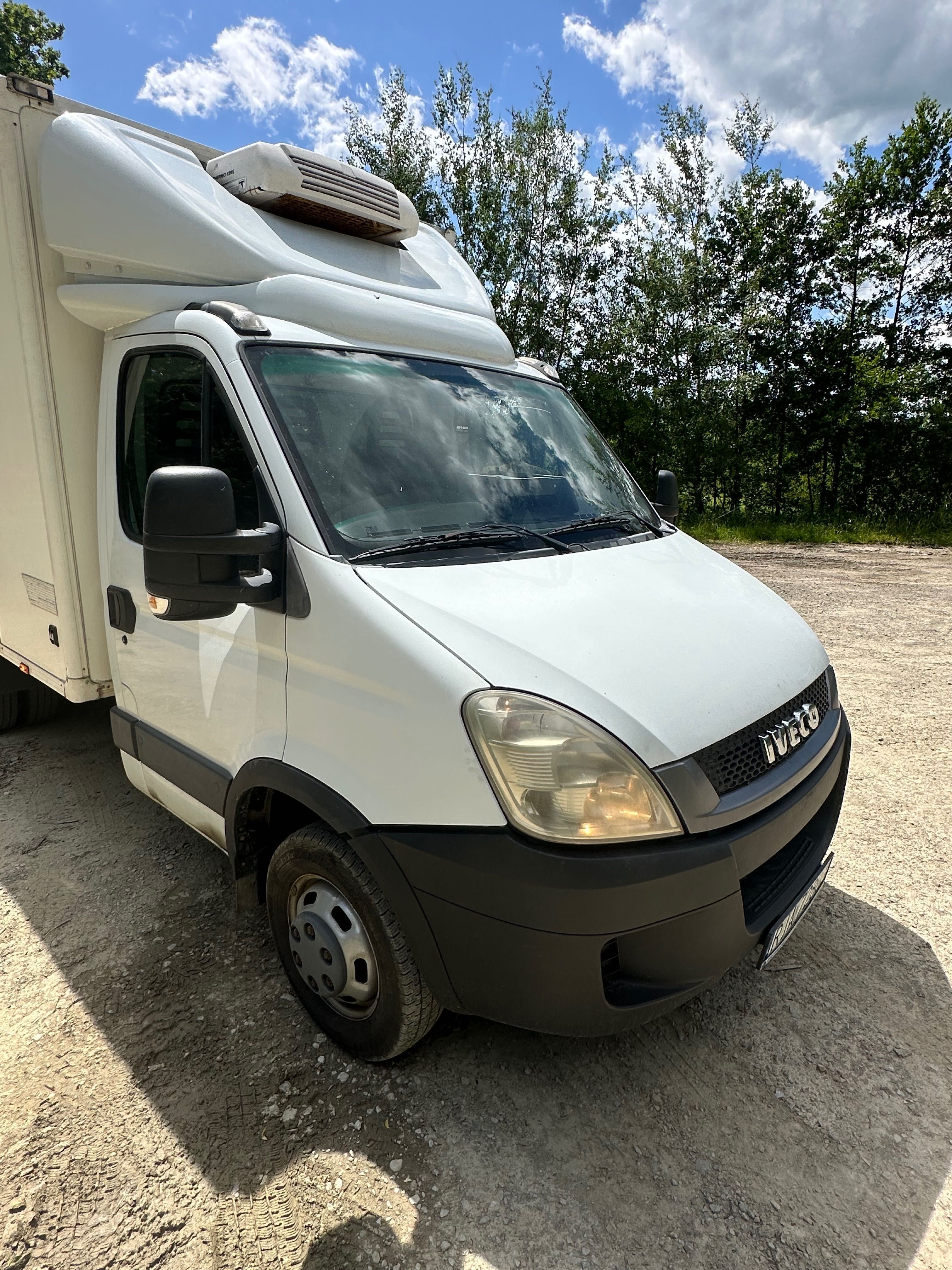 Iveco Daily 35c15 kontener chłodnia winda