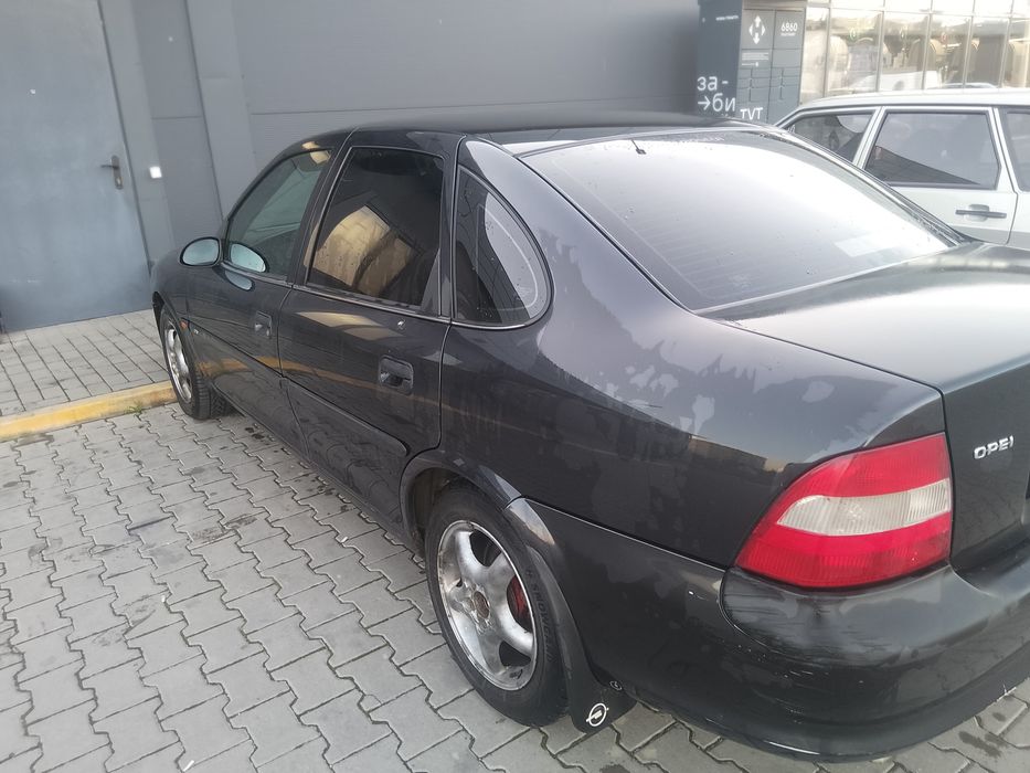 Автомобіль Опель Вектра Б