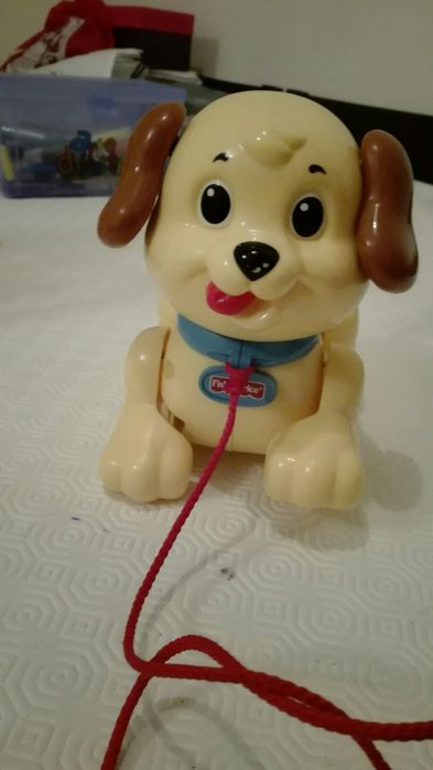Brinquedo cão com trela
