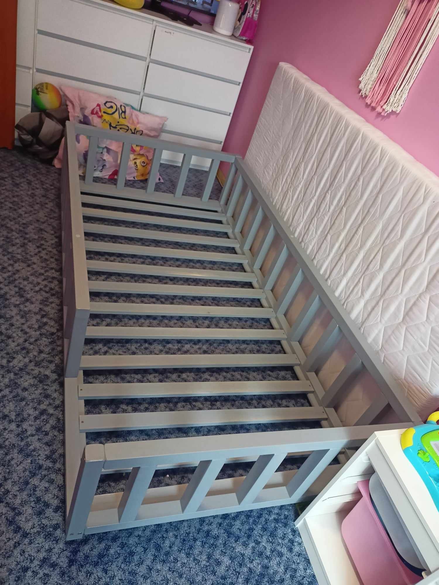 Łóżko dziecięce podłogowe