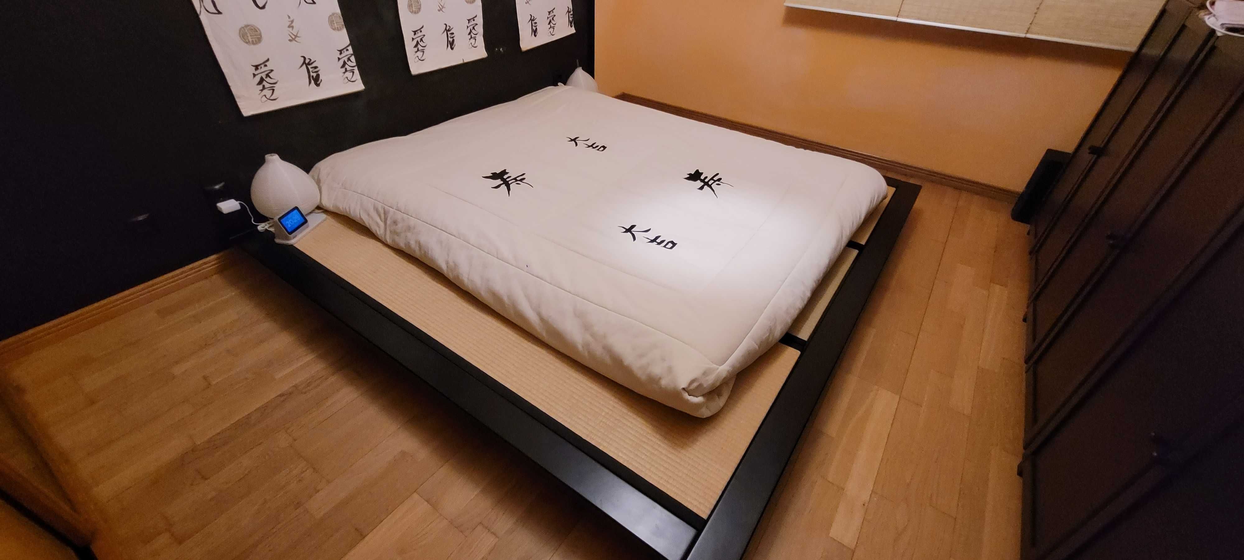 Cama com base em tatami e madeira Wenge