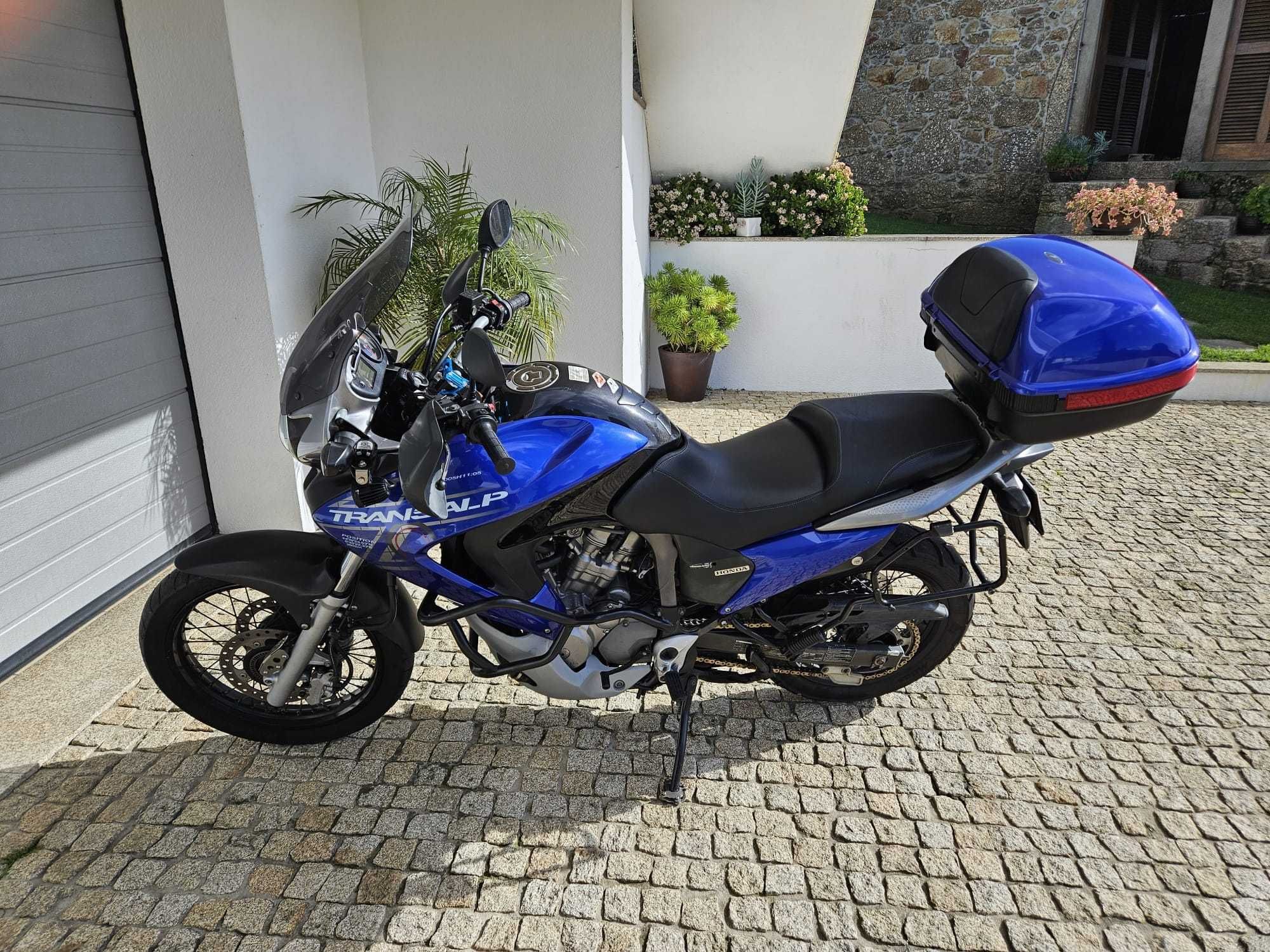Honda Transalp XL700 ABS
