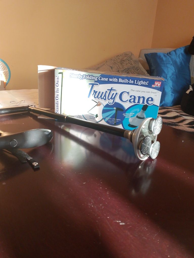 Składana laska inwalidzka dla osób starszych z lampką LED-Trusty CANE