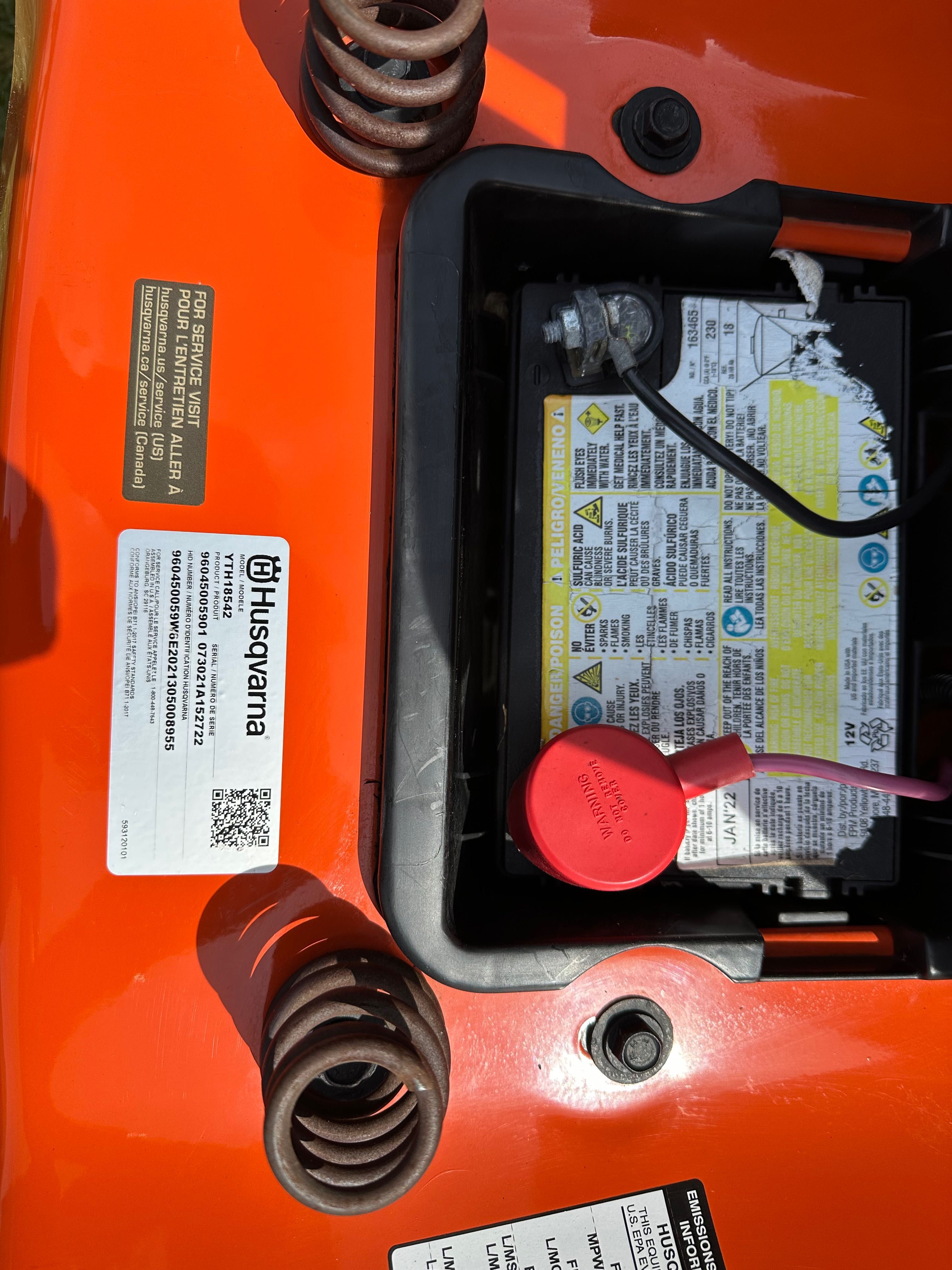 Kosiarka Traktorek Husqvarna YTH 18542, kpl  z koszami, 2021r