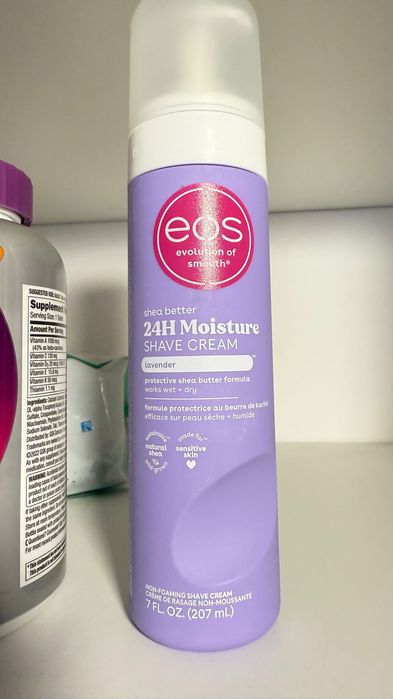 Krem do golenia EOS Shea aksamitny dla kobiet z USA idealny na prezent
