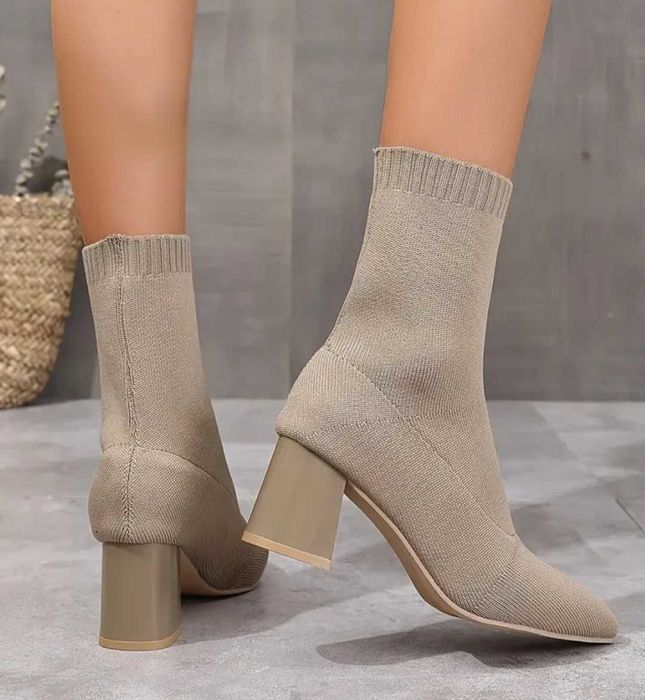 Бежеві текстильні ботильйони