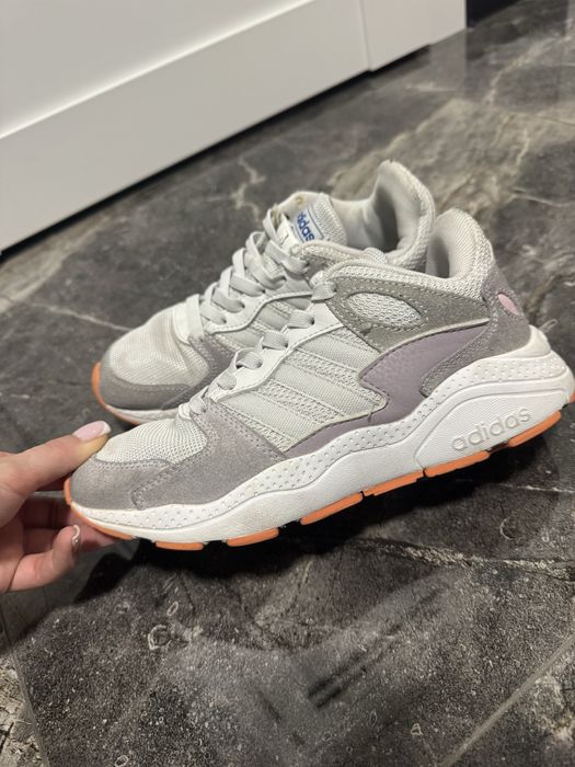 Жіночі кросівки adidas