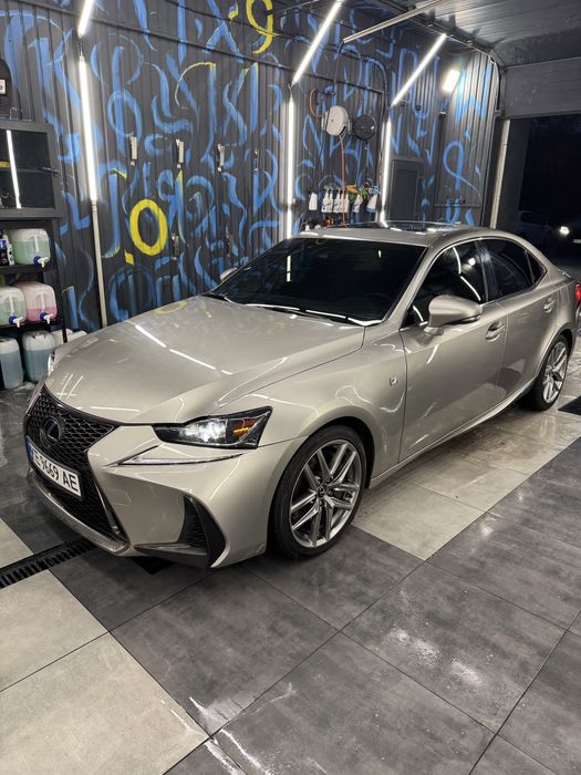 Lexus is 200t f-sport