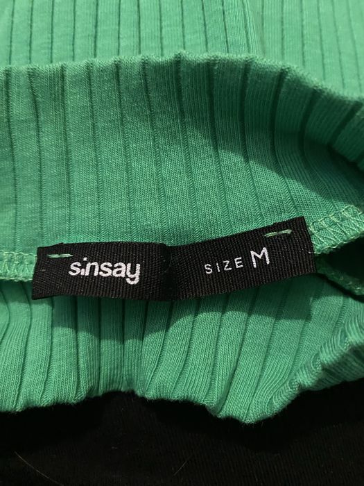 Crop top w kolorze zielonym