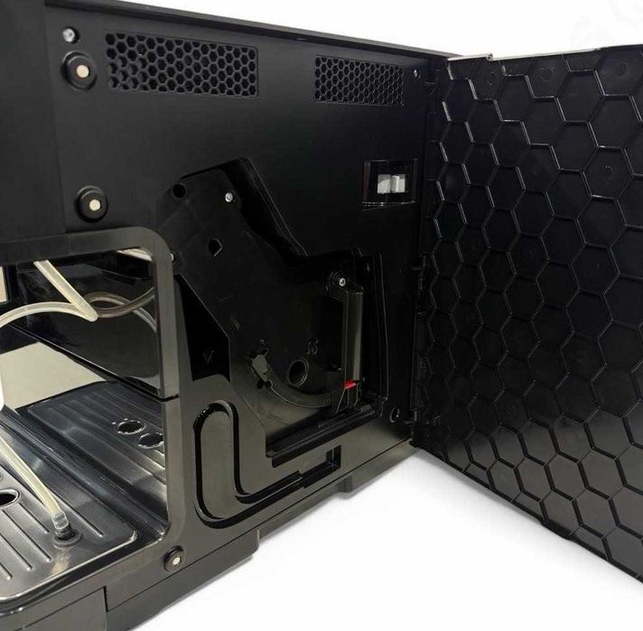 Кавомашина Miele / Міле CM 6150, автоматична, чорна, сенсор