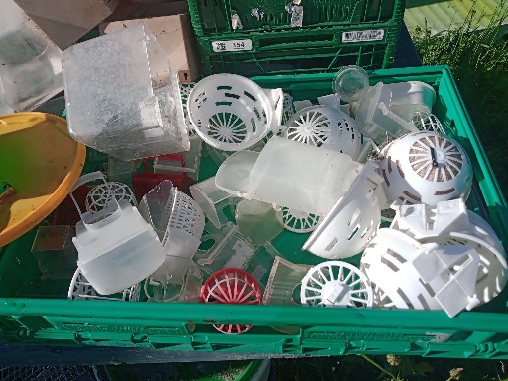 Material para canários e exóticos