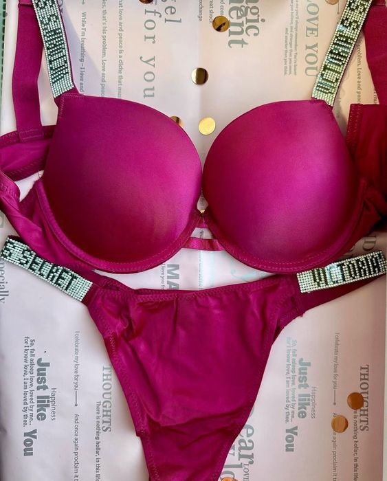 Комплект зі стразами Viktoria Sicrets