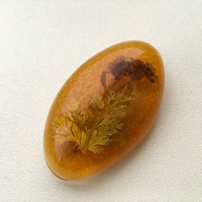 Броши с камнями Сваровски , разные