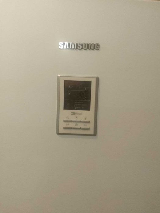 Холодильник SAMSUNG