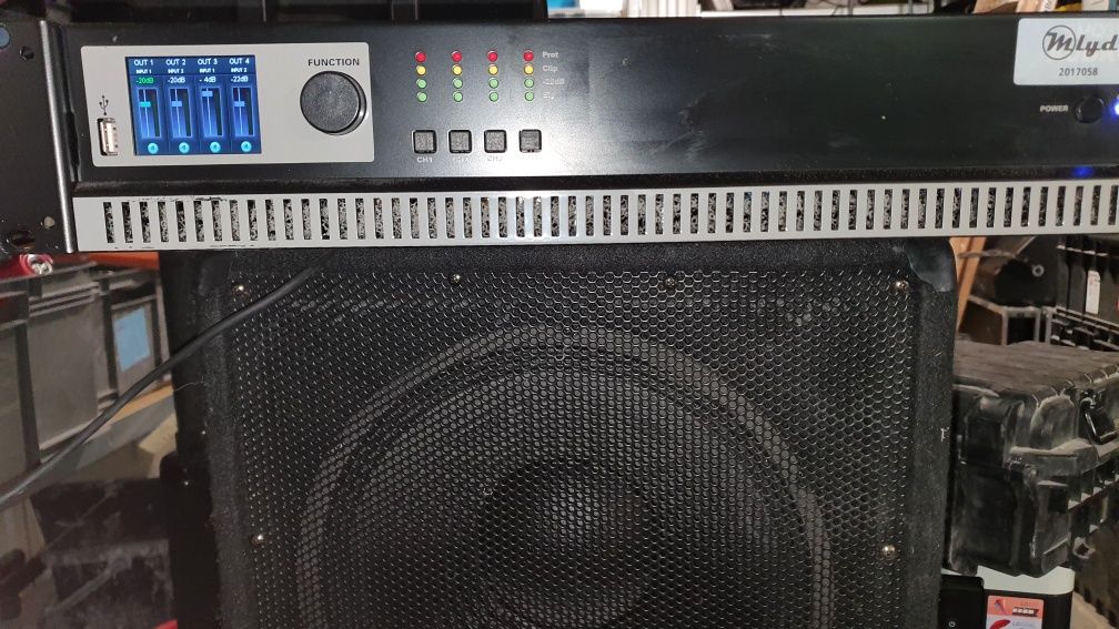 Potężny wzmacniacz stereo