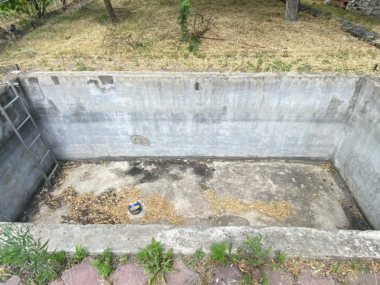 Дом с бассейном, 130 метров к речке Днепр (с.Волоское)