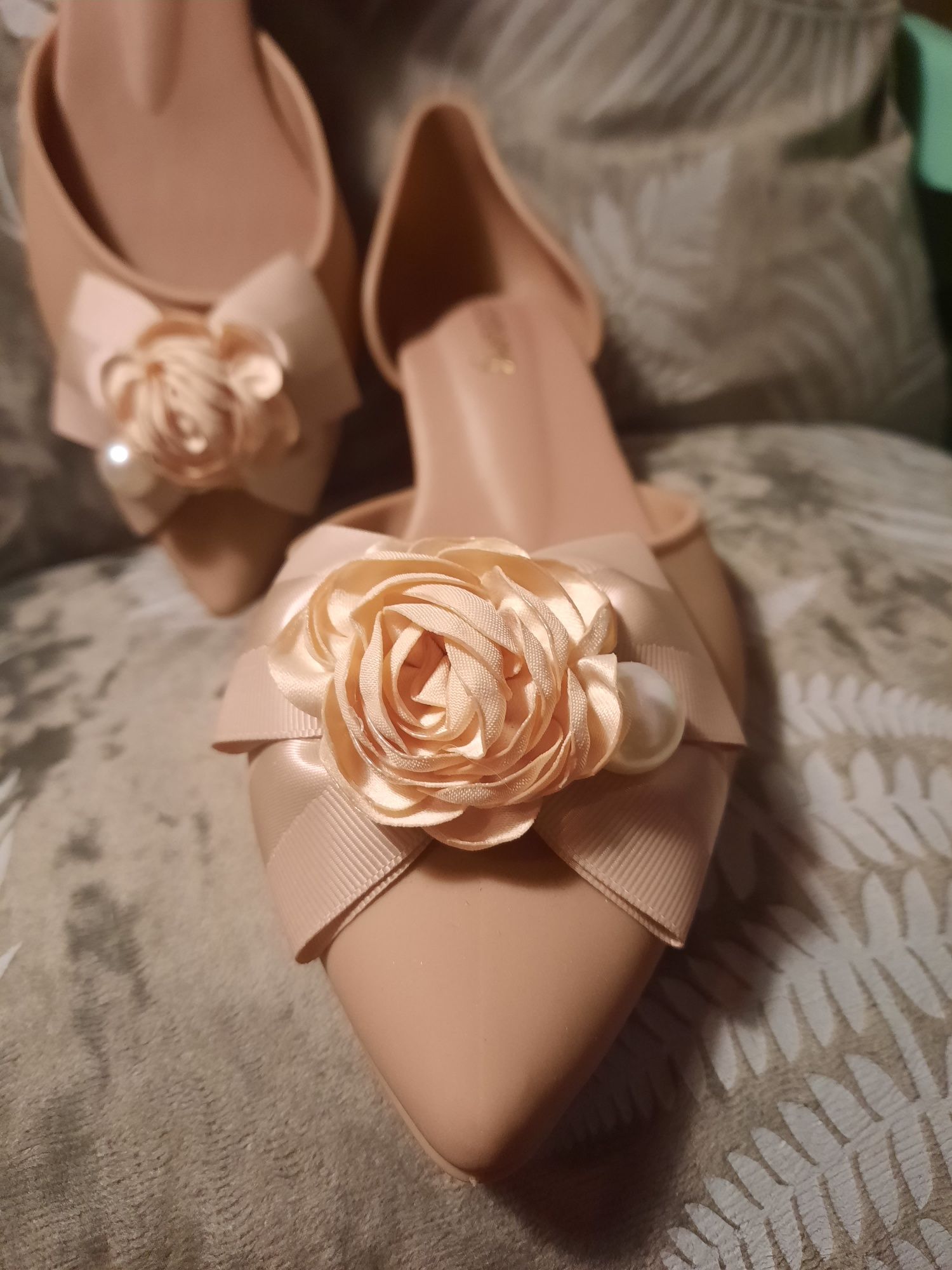 Buty slubne/ kolor nude-naturalny, bez, z perla