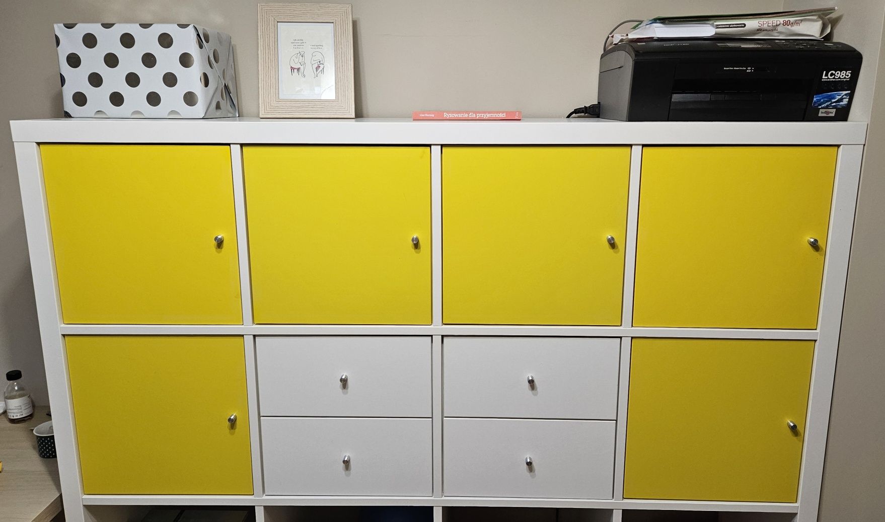 Regał IKEA KALLAX w super konfiguracji.