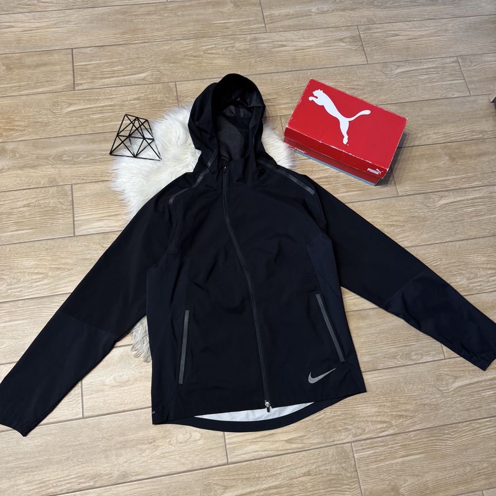 чоловіча спороивна вітровка Nike zonal M оригінал