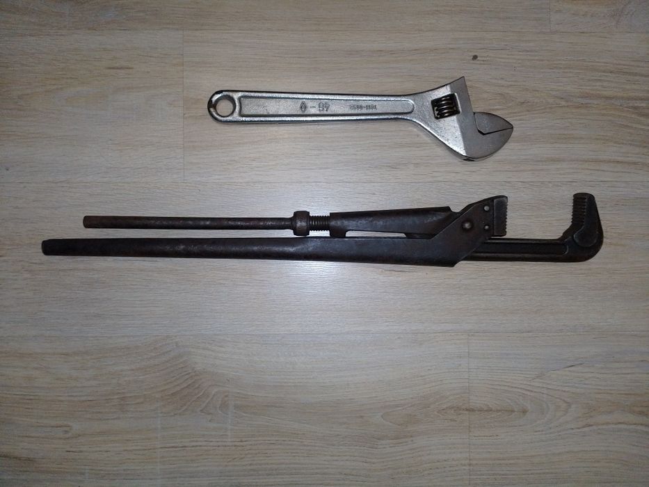 Ключи: Разводной,трубный,газовый.