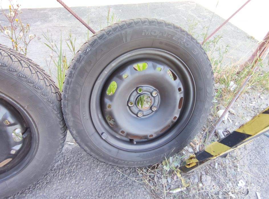 Продам або обміняю пару колес. диски + шини розболтовка 5х100. Можливи