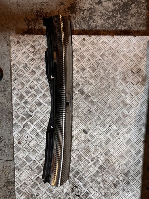 Audi a4 b9 osłona bagażnika avant