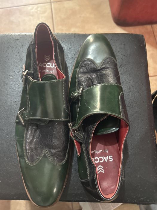 Sapatos. Novos.