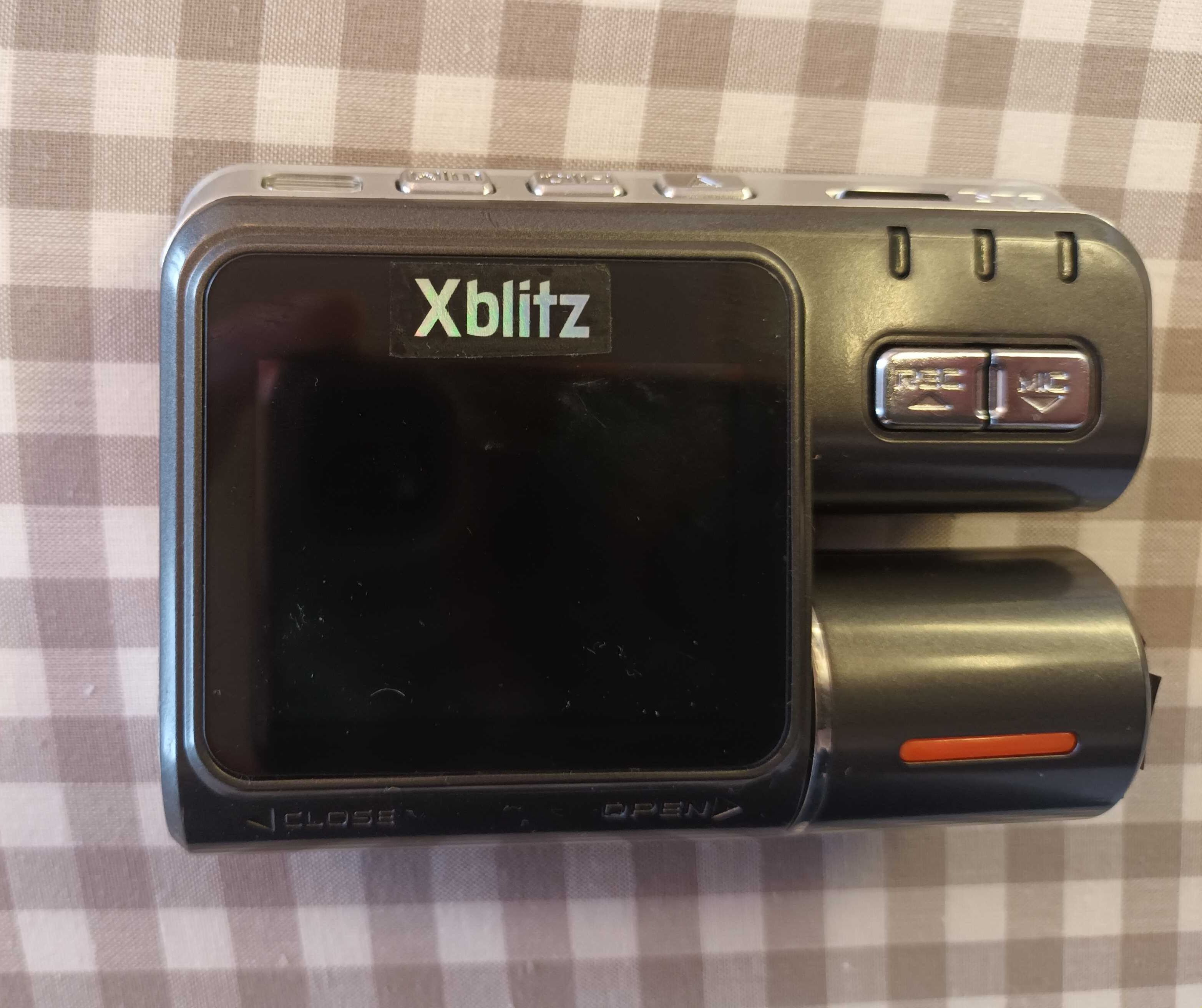 Kamera wideorejestrator samochodowy Xblitz DUAL. Niesprawny