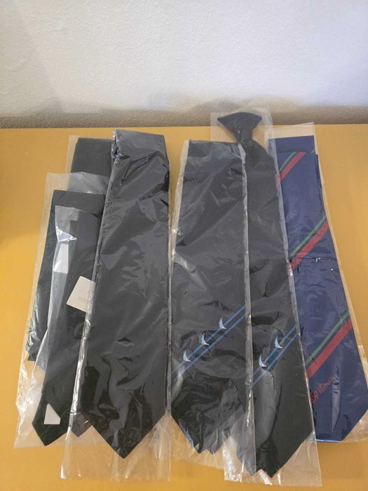 Conjunto de camisas e gravatas de farda da TAP e da Sata