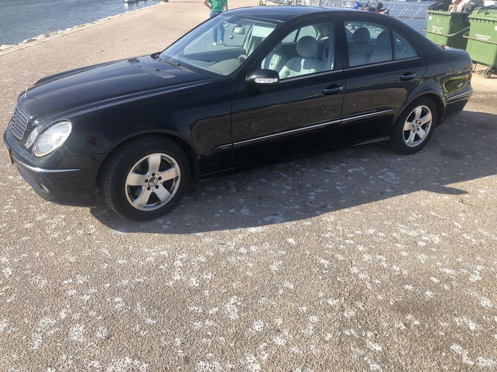 Mercedes-Benz E220