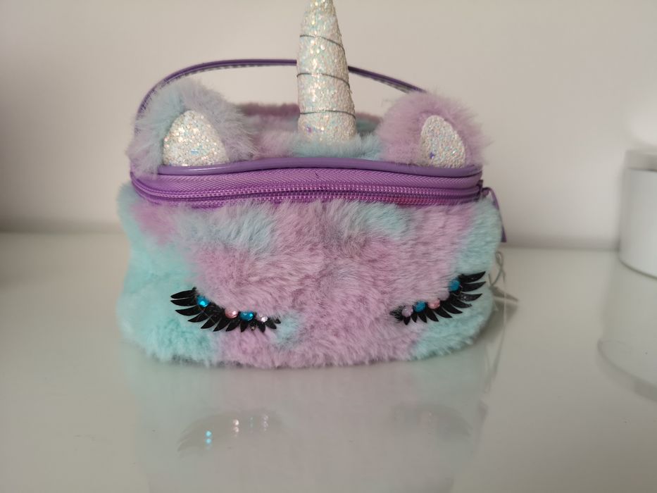 Nowy kuferek na kosmetyki  claire's jednorożec