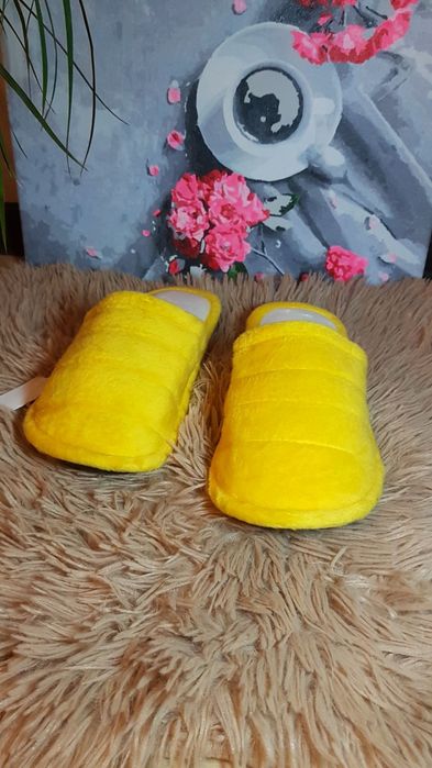 Продам кімнатні тапочки