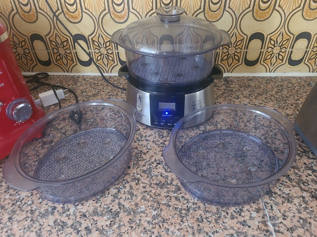 Torradeira e panela de cozer a vapor