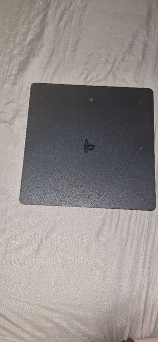 Konsola Ps4 slim
