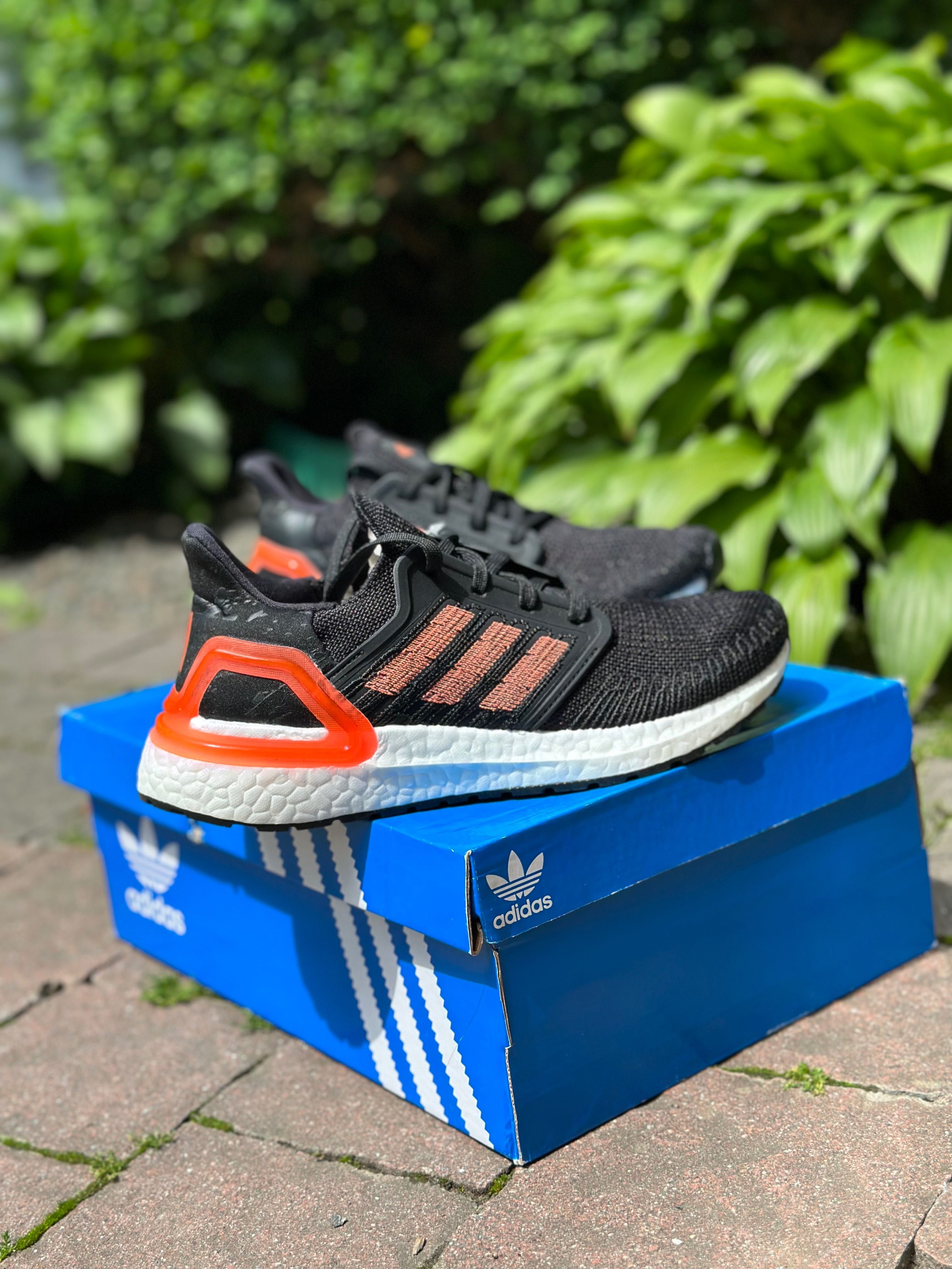 Жіночі оригінальні кросівки Adidas Ultraboost 20 W EG0717