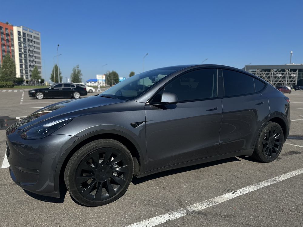 Tesla model Y 2023 Long Range Dual Motor