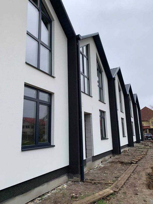 Продам новий таунхаус у Лісках — всього 5 хвилин до ТЦ Рів’єра та моря