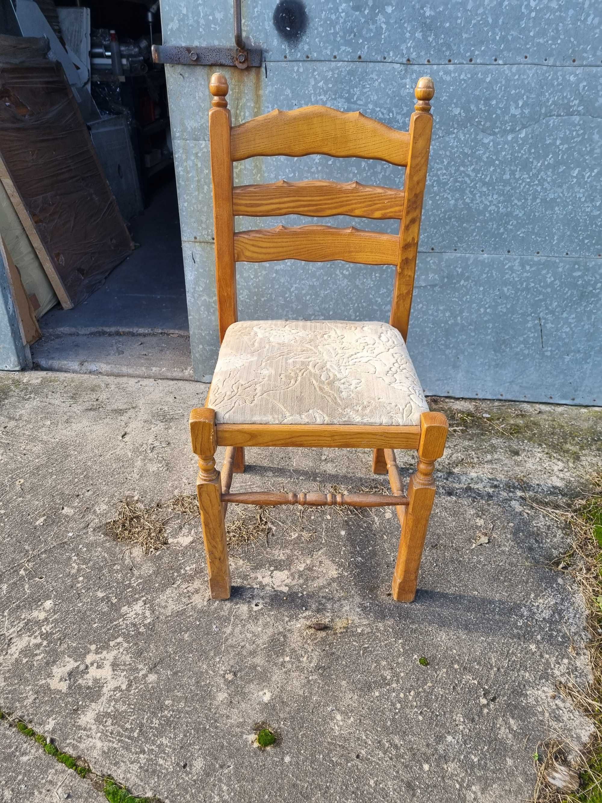 Krzesła drewniane solidne 29Szt.