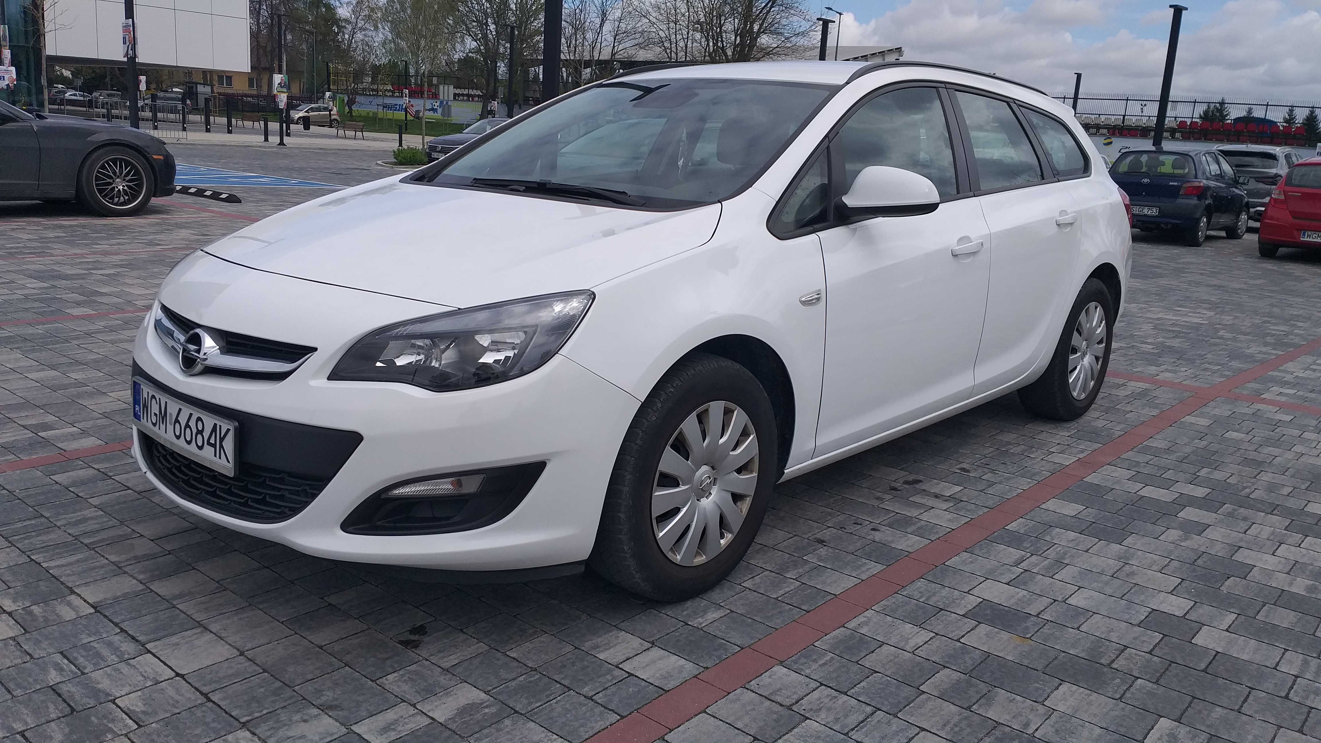 Opel Astra 1,6 z 2015r