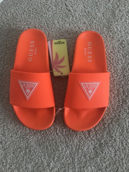 Klapki na basen Guess 37