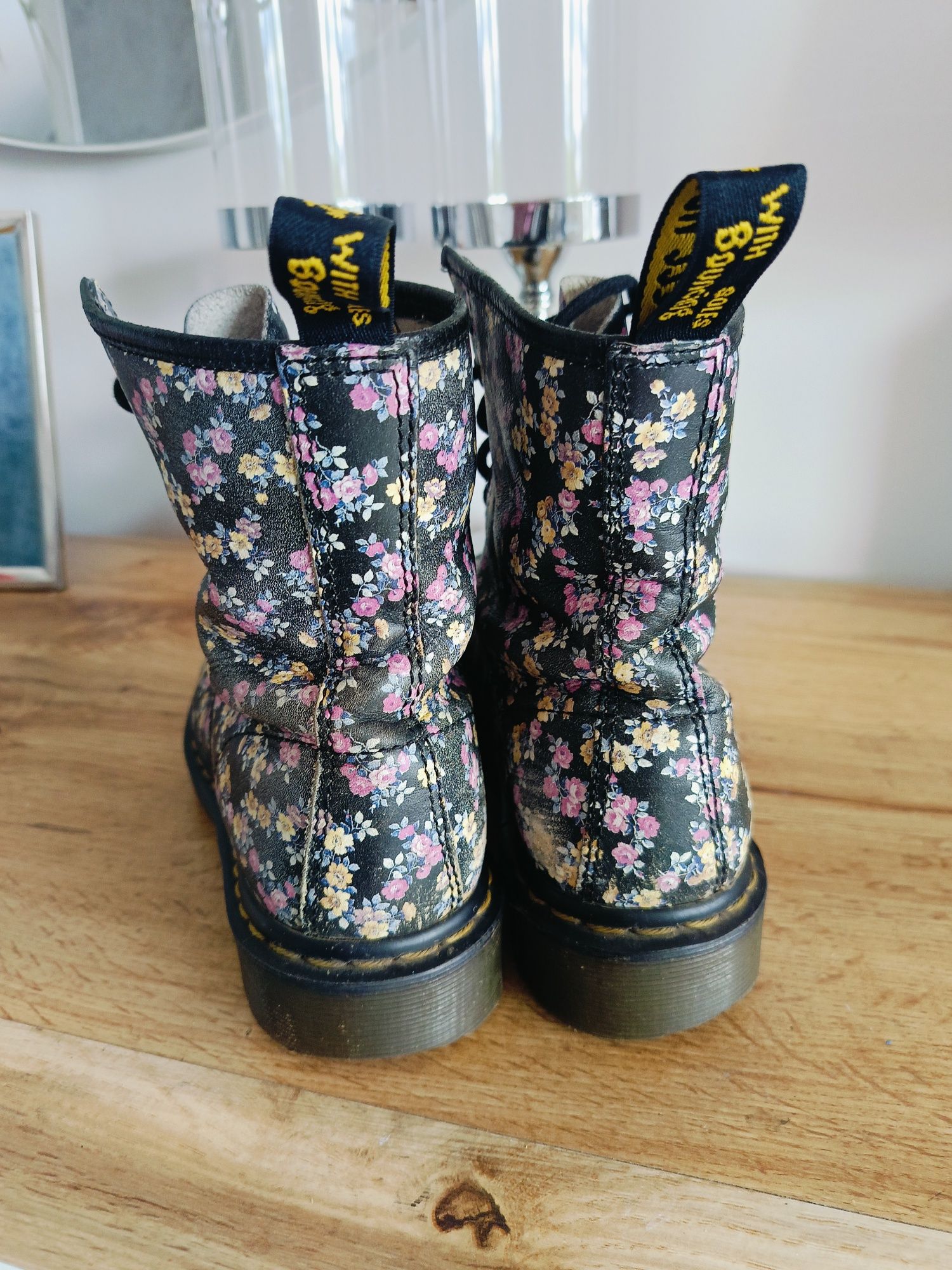 Botki Dr Martens 37 kwiaty