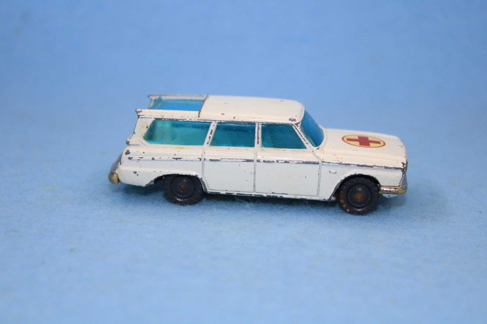 Miniatura Husky Corgi Juniors Studebaker Wagonaire Ambulance