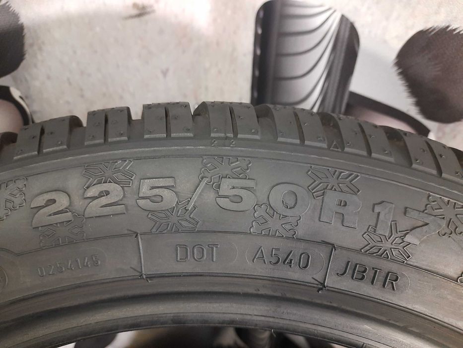 Шини 7,5мм 225/50 R17 DUNLOP SP WinterSport 4D б/у зима склад