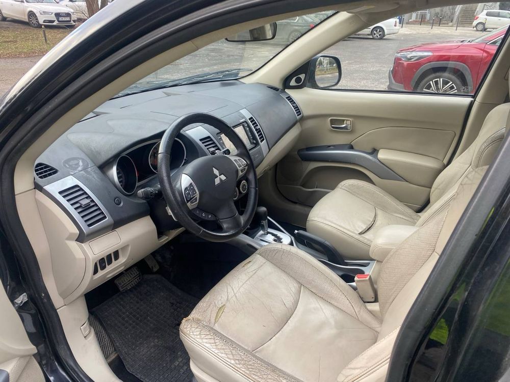 Mitsubishi Outlander 2.4 Gaz/automat/7-osobowy/4x4/FULL OPCJA