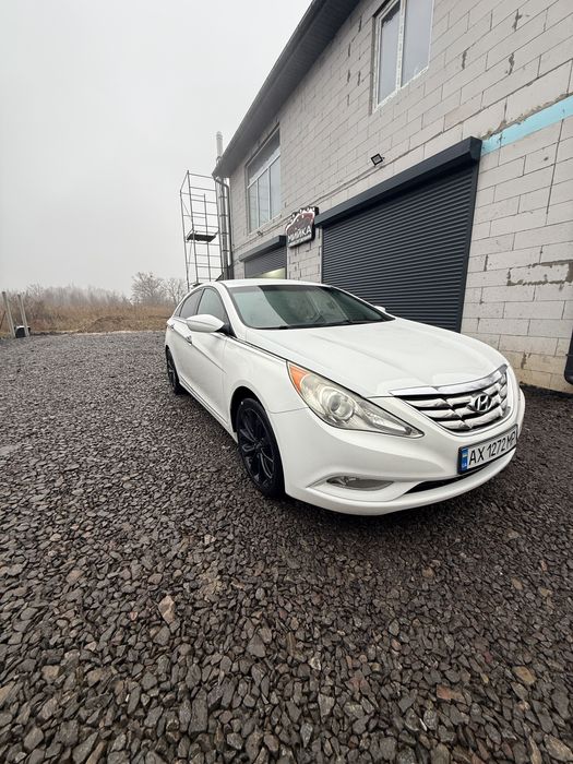 Хюндай Соната 2011 рік