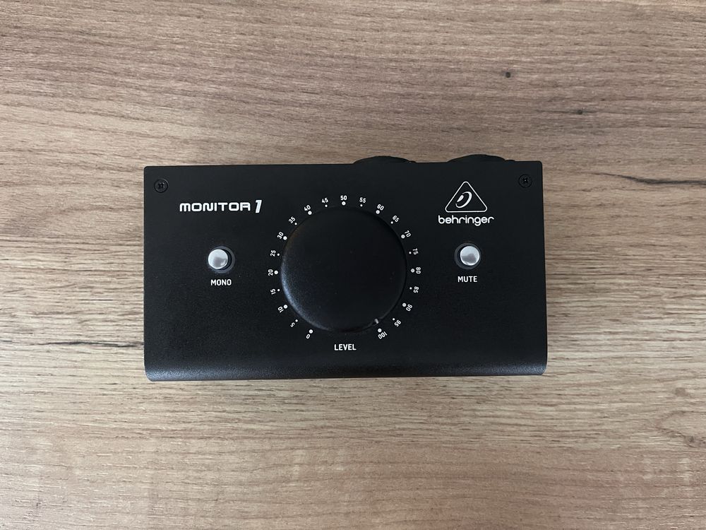 Behringer Monitor1 - Kontroler Audio (pasywny)