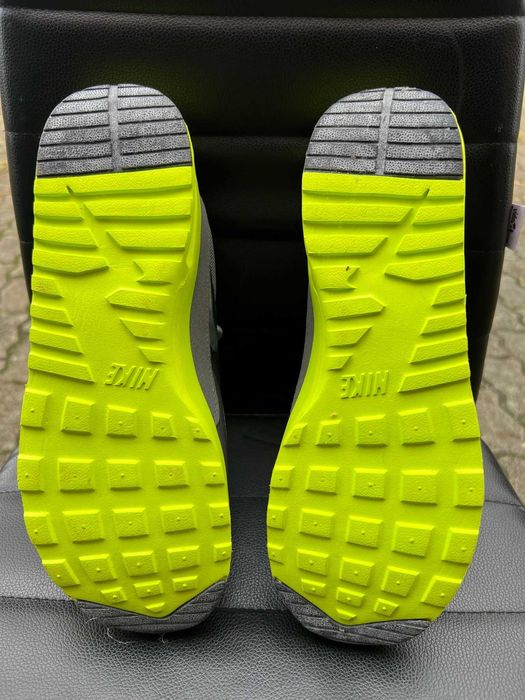 Sapatilhas Nike novas